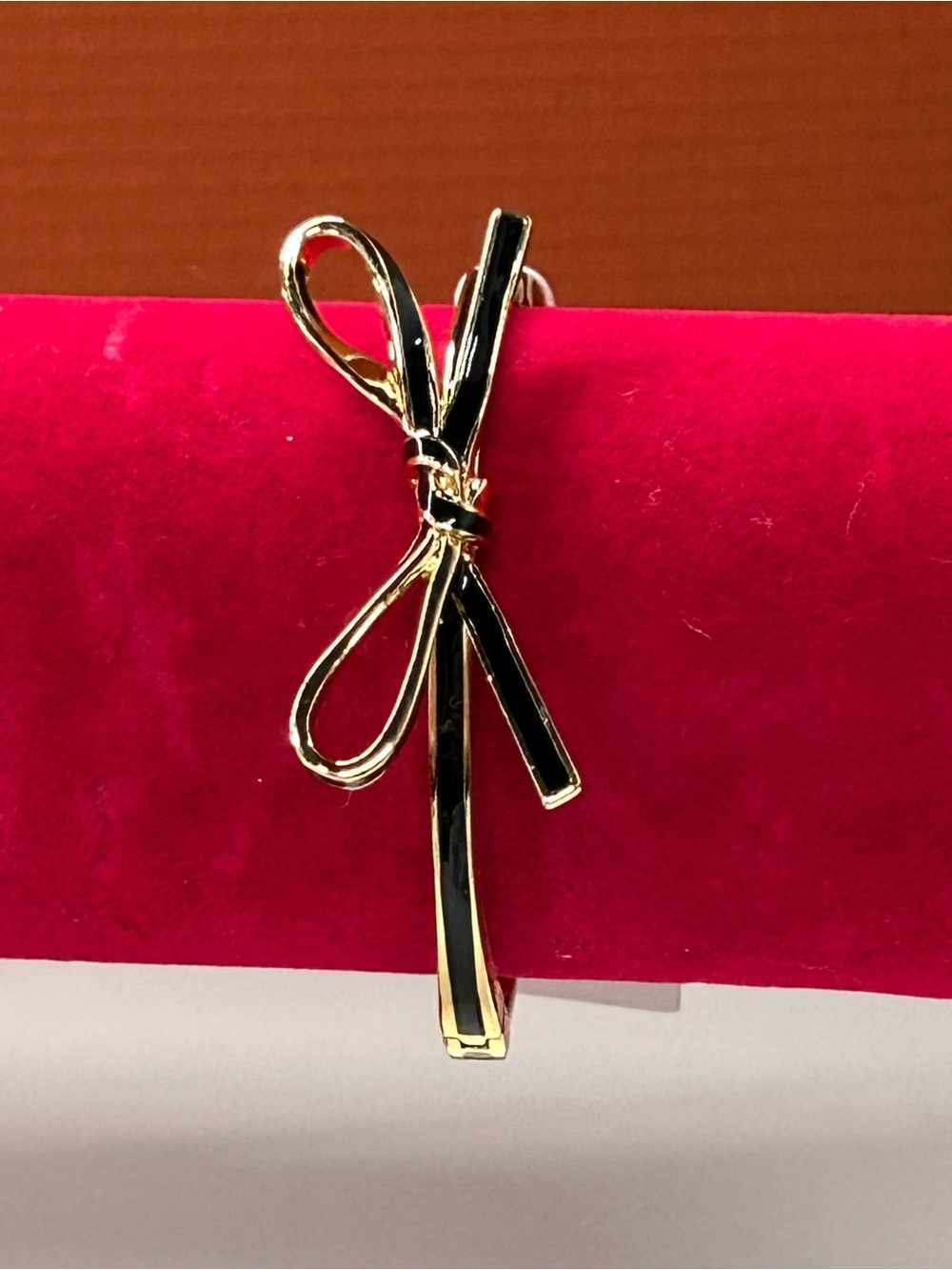 NWT Kate Spade Gold and Black Hinged Bow Bangle